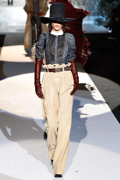Look 4